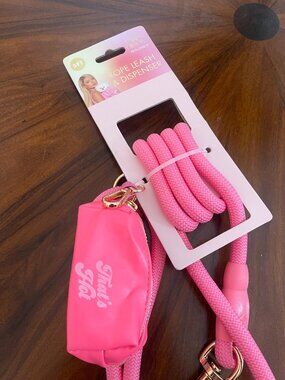 “That’s Hot” Paris Hilton Pink Dog Leash 💕 Cute Y2K Pet Set